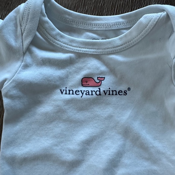 Vineyard Vines Short Sleeve Onesie - Picture 2 of 4
